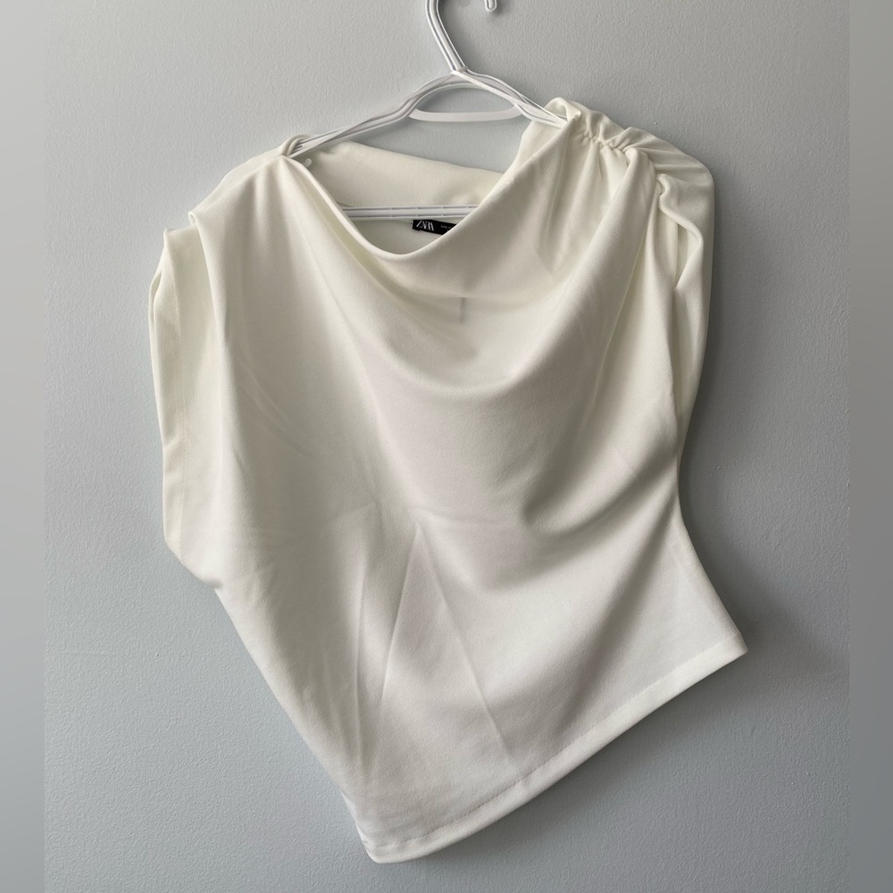 Asymmetrical top - Picture 2 of 12